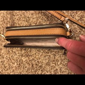 Michael Kors Bags - Michael Kors Jet Set Travel Mf Crossbody Michael Kors Bags - Michael Kors Jet Set Travel Mf Crossbody
